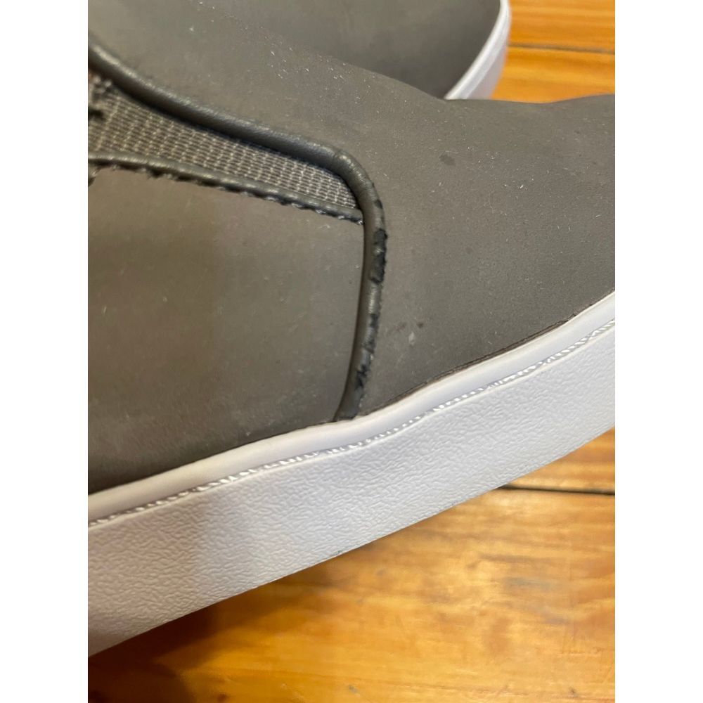 Vionic Slip-On Flats in Olive Green with White Sole - Picture 7 of 10